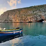 Cliff And Sea View Gozo Malta *